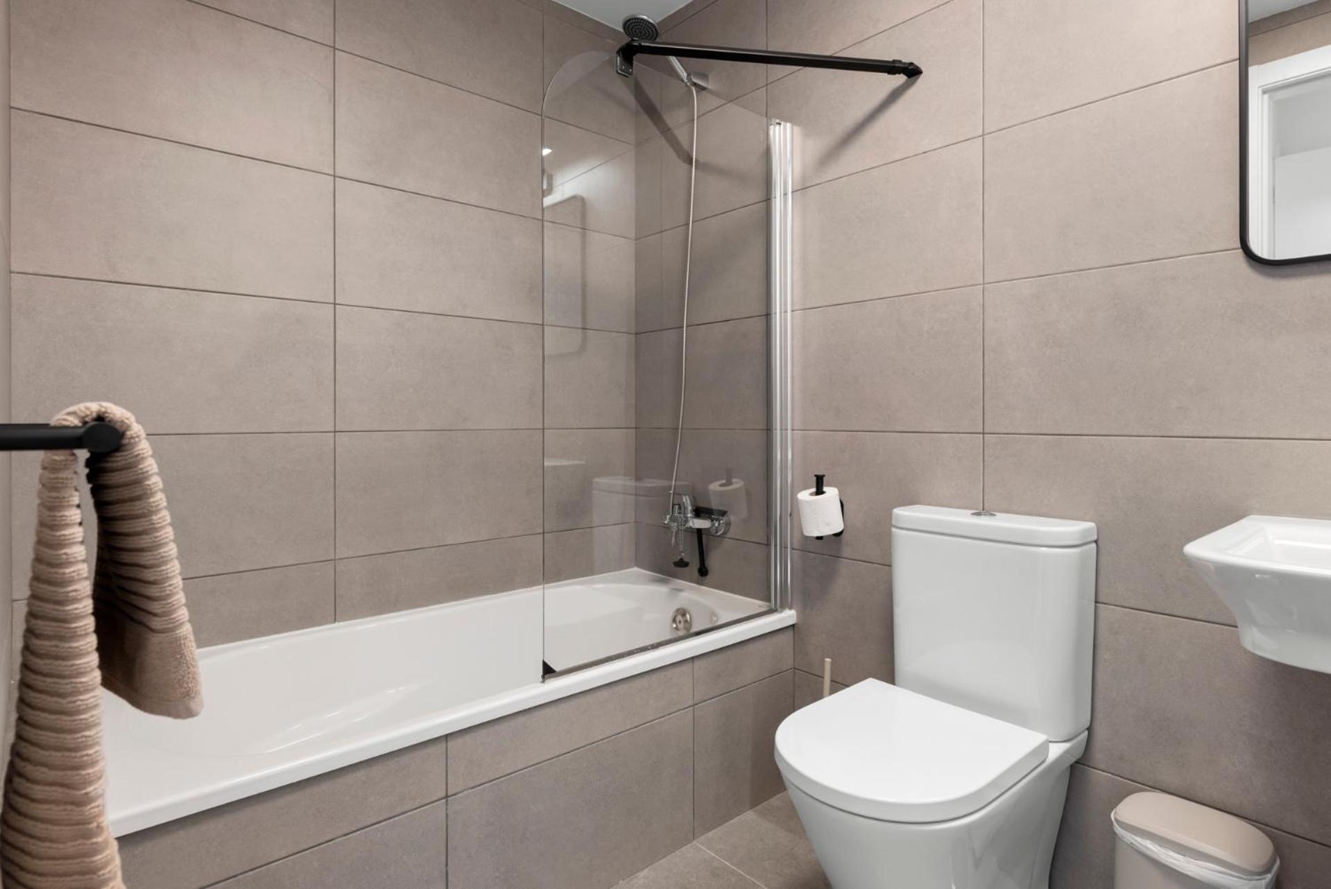 Beautiful 2-Bedroom Apartment Near Center And Beach إِستيبونا المظهر الخارجي الصورة